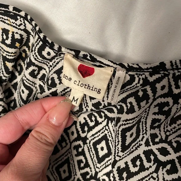 Aztec Printed Tank Top - Picture 3 of 4